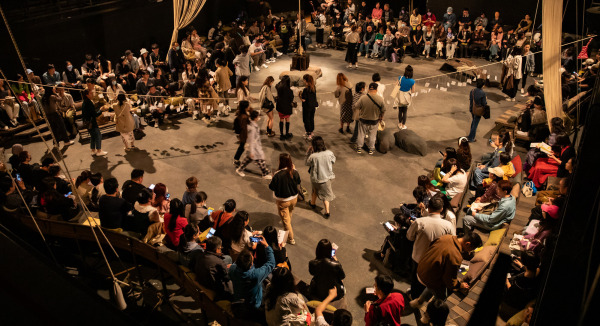 Ruth Kanner Reimagines "The Border Town" on Stage in Shanghai